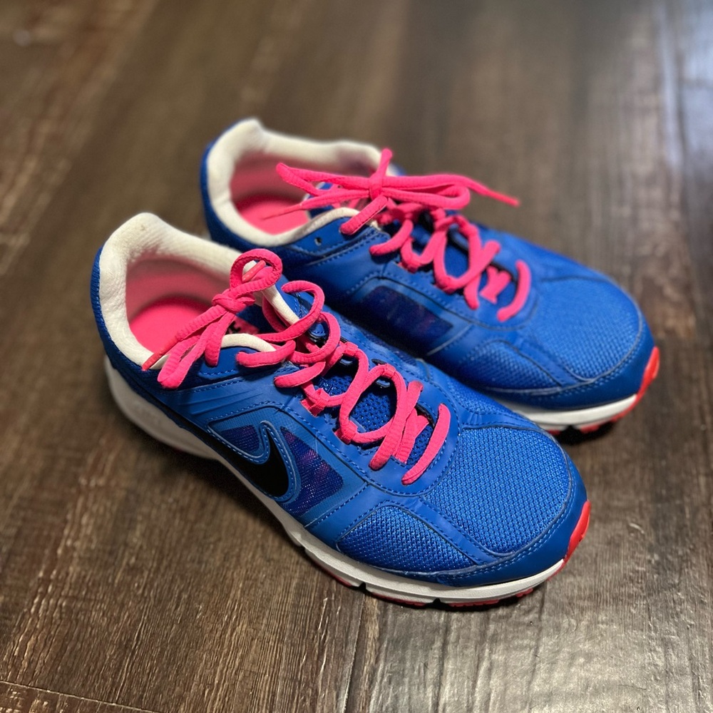 Nike Women’s 6.5 Blue and Pink Athletic Shoes Sneakers